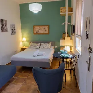 https://rentalsevilla-paseando-por-los-remedios-seville.es-andalucia.com